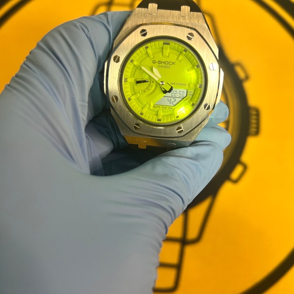 Casio G-Shock GA-2100 “CasiOak” – Neon Yellow Dial, Silver Custom Bezel, Analog- - Picture 5 of 6